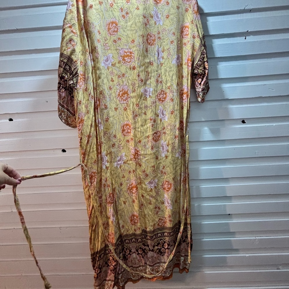 Floral Patterned Kimono/ Robe - Picture 3 of 8
